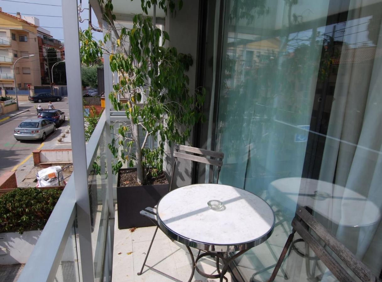 滨海比拉萨尔Blue Fridge Apartmen - Blue Fridge Apartmen - Ideal For Couples, Near Beach And Well Connected公寓 外观 照片