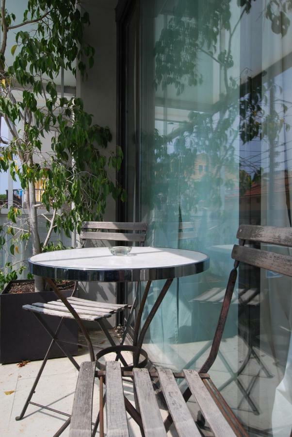 滨海比拉萨尔Blue Fridge Apartmen - Blue Fridge Apartmen - Ideal For Couples, Near Beach And Well Connected公寓 外观 照片