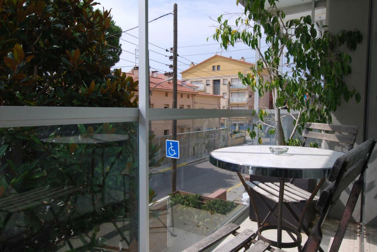 滨海比拉萨尔Blue Fridge Apartmen - Blue Fridge Apartmen - Ideal For Couples, Near Beach And Well Connected公寓 外观 照片